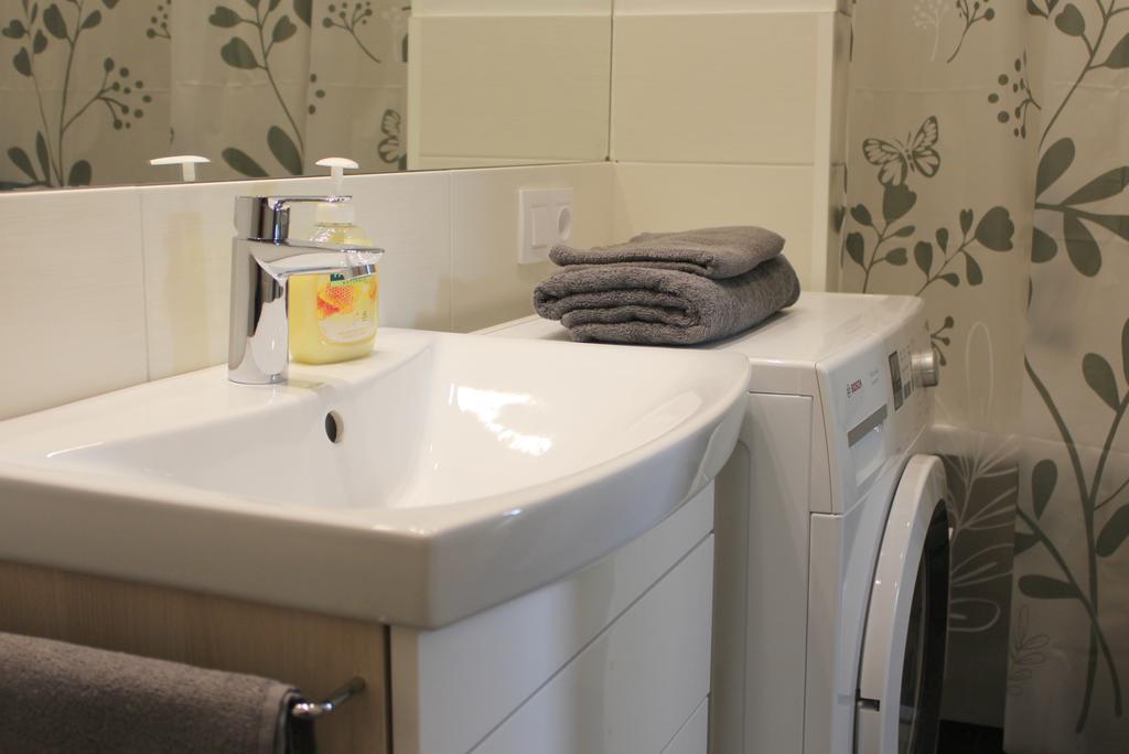 2 Room Apartment In Embasy Area Riga Exterior foto